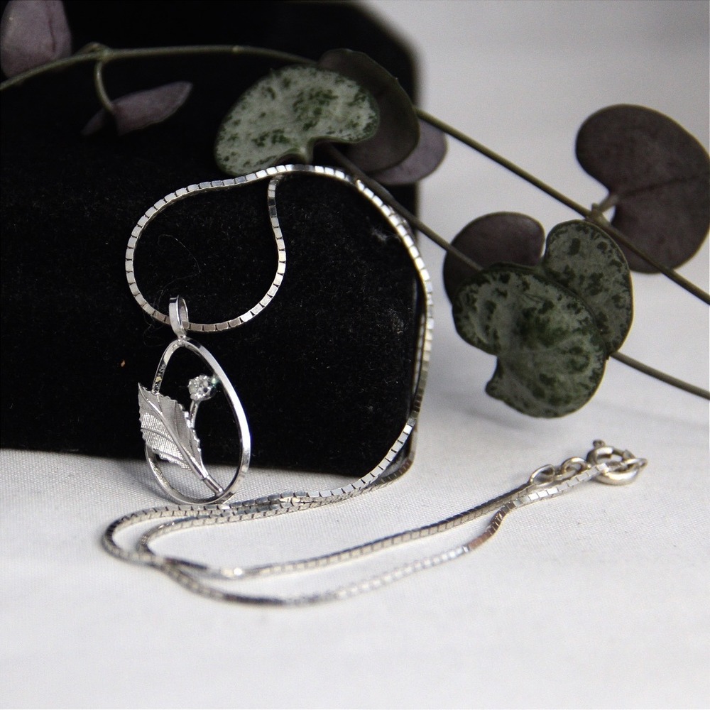 Vintage VD Sterling Silver Leaf Flower Teardrop Pendant Box Chain Necklace 16in